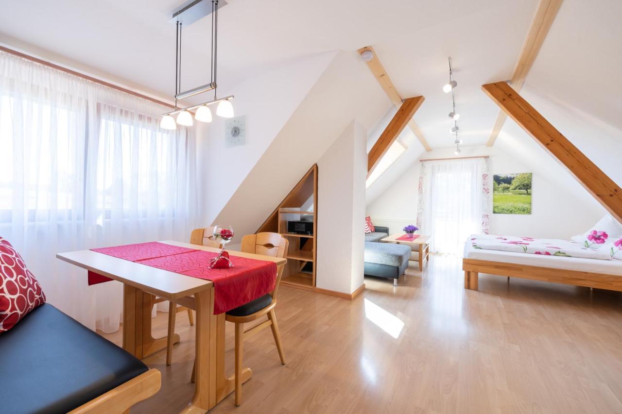 Haus Hilda Fechtig Hotel อูลิงเกน-เบียร์เคนดอร์ฟ ภายนอก รูปภาพ
